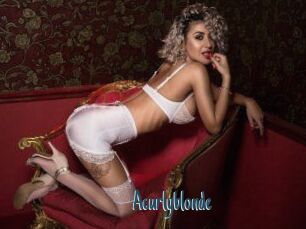 Acurlyblonde