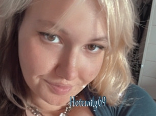 Hotemily69
