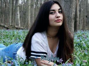 MellyAnna