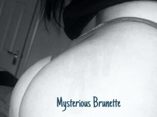 Mysterious_Brunette