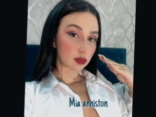 Mia_anniston