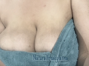 Naturalfreakylatina