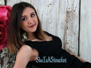 SheIsAStonefox
